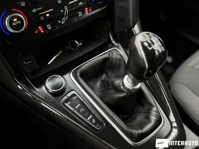 Ford Focus 47 interauto-car