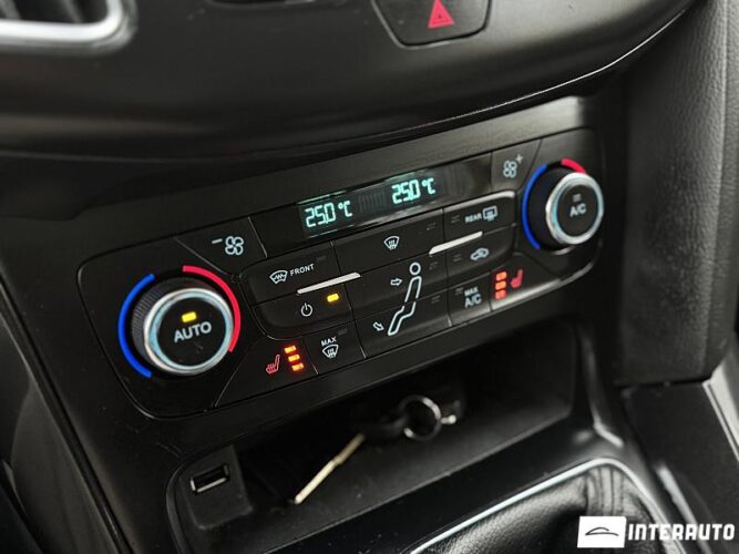 Ford Focus 46 interauto-car