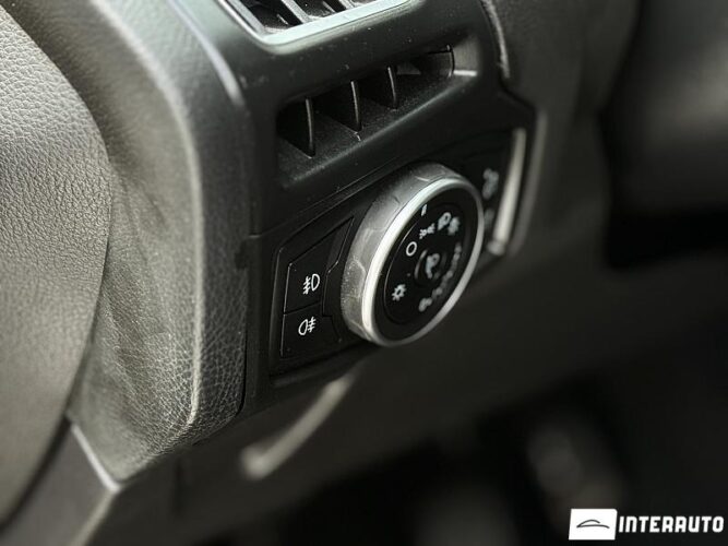 Ford Focus 41 interauto-car