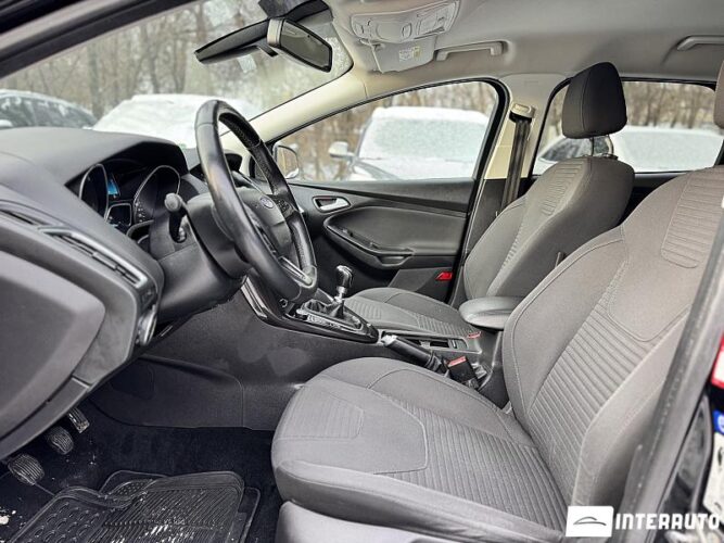 Ford Focus 39 interauto-car