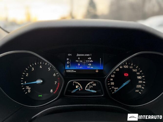 Ford Focus 43 interauto-car