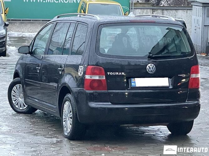 Volkswagen Touran 32 interauto-car