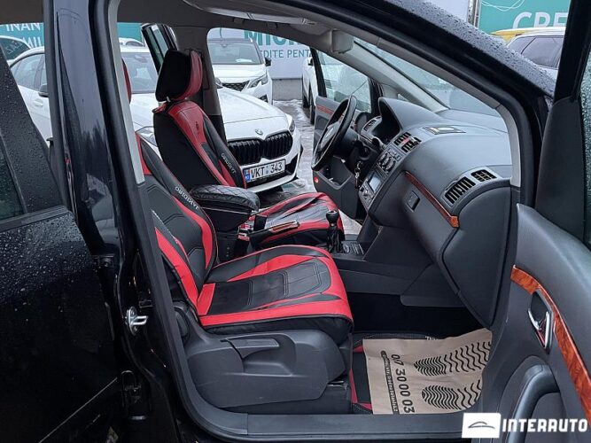 Volkswagen Touran 44 interauto-car