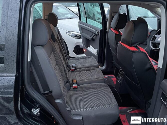 Volkswagen Touran 43 interauto-car