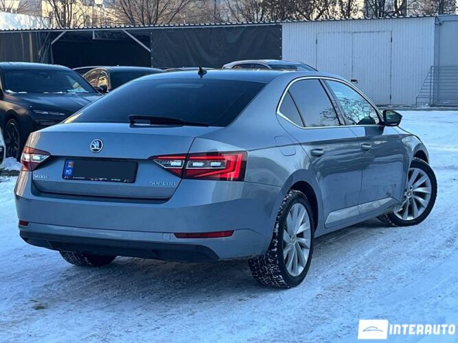Skoda Superb 34 interauto-car