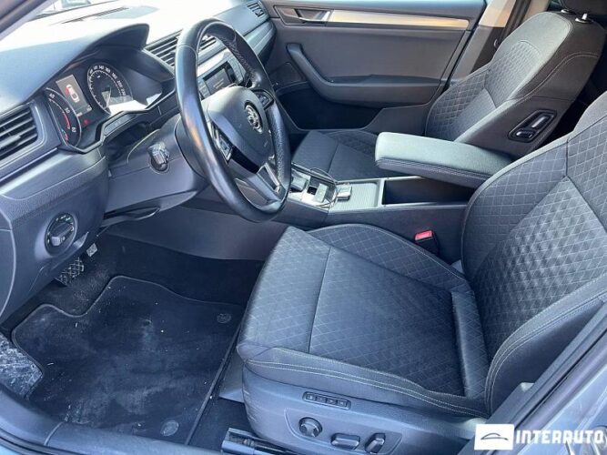 Skoda Superb 36 interauto-car