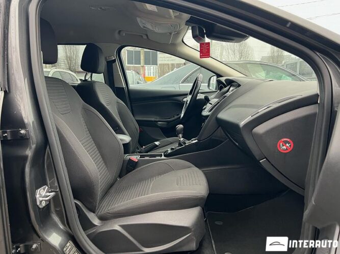 Ford Focus 48 interauto-car