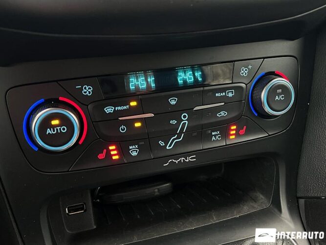 Ford Focus 46 interauto-car