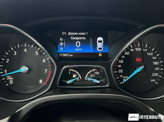 Ford Focus 42 interauto-car