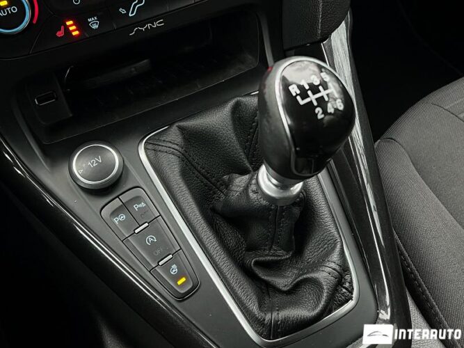 Ford Focus 47 interauto-car