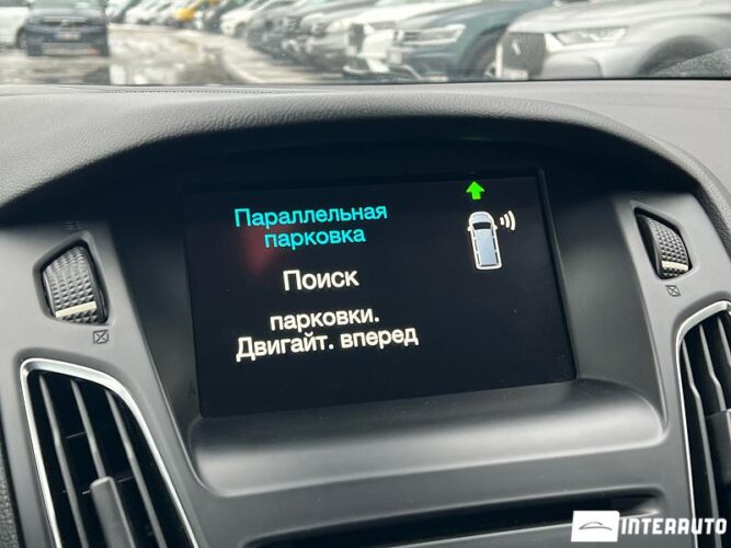 Ford Focus 44 interauto-car