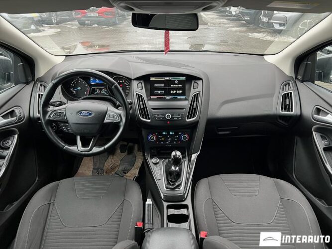Ford Focus 40 interauto-car