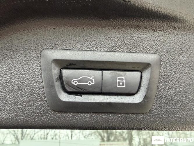 BMW X5 4.0i 61 interauto-car