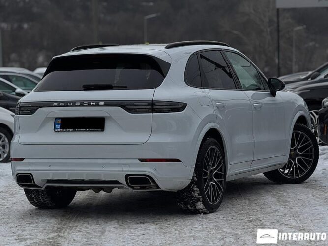 Porsche Cayenne 33 interauto-car