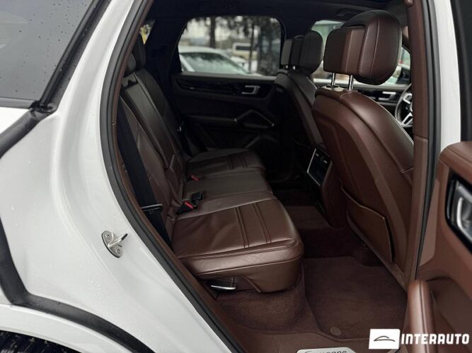 Porsche Cayenne 45 interauto-car
