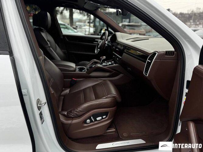 Porsche Cayenne 46 interauto-car