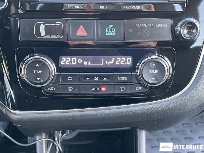 Mitsubishi Outlander 40 interauto-car