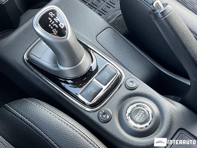 Mitsubishi Outlander 41 interauto-car