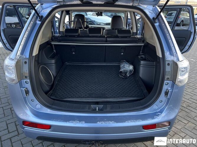 Mitsubishi Outlander 49 interauto-car