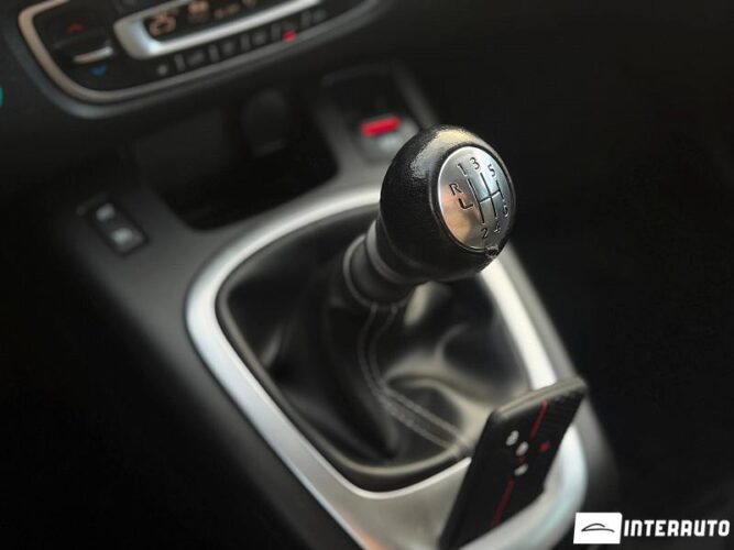 renault Grand Scenic 2015