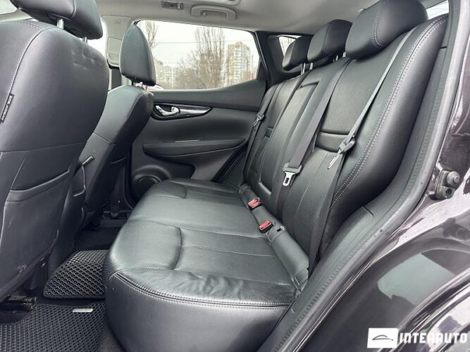 Nissan Qashqai 44 interauto-car