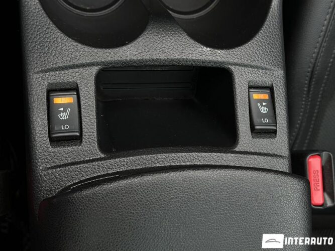 Nissan Qashqai 53 interauto-car