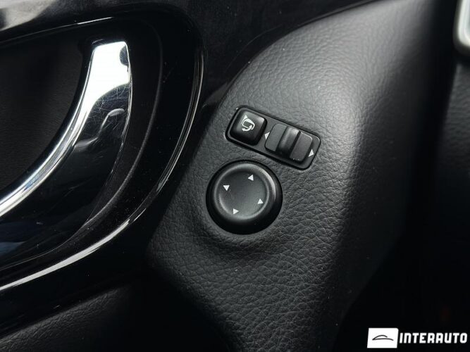 Nissan Qashqai 41 interauto-car