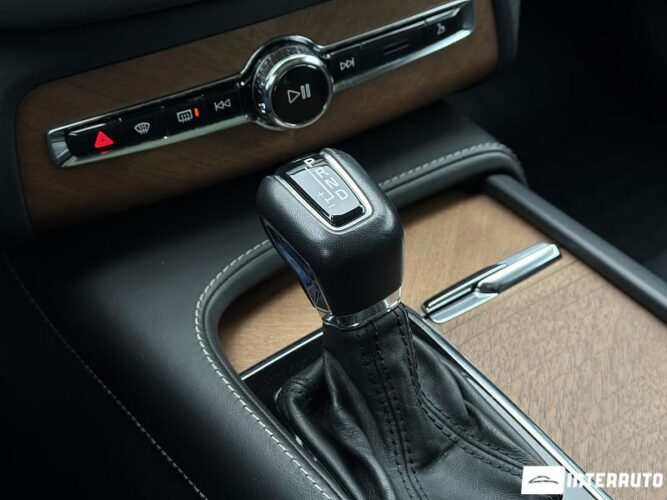 Volvo XC 90 61 interauto-car