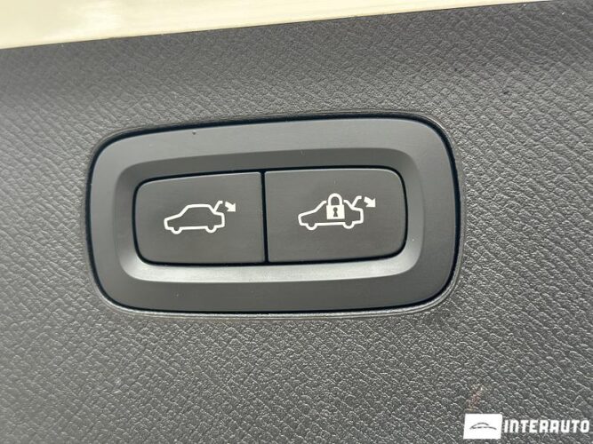 Volvo XC 90 71 interauto-car