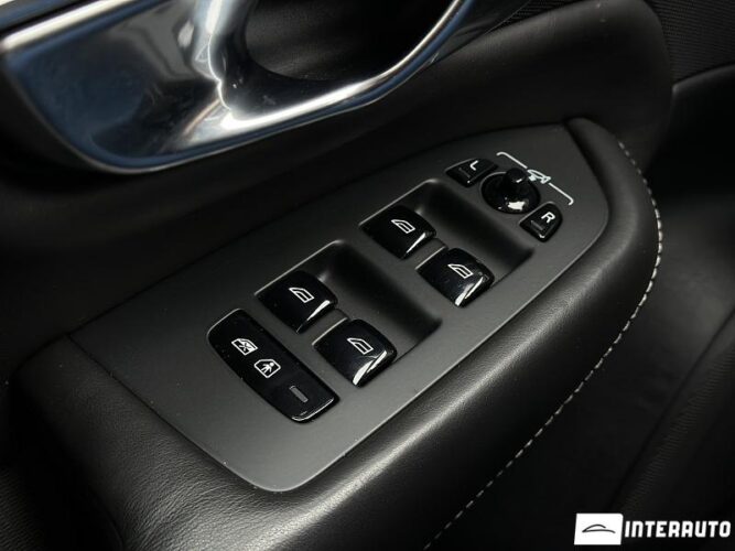 Volvo XC 90 51 interauto-car