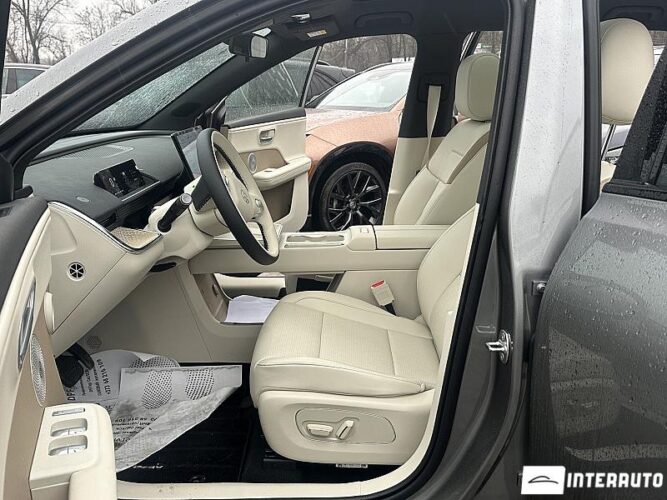 Toyota bZ3X 39 interauto-car