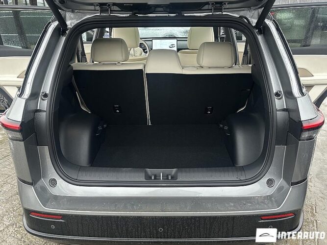 Toyota bZ3X 57 interauto-car