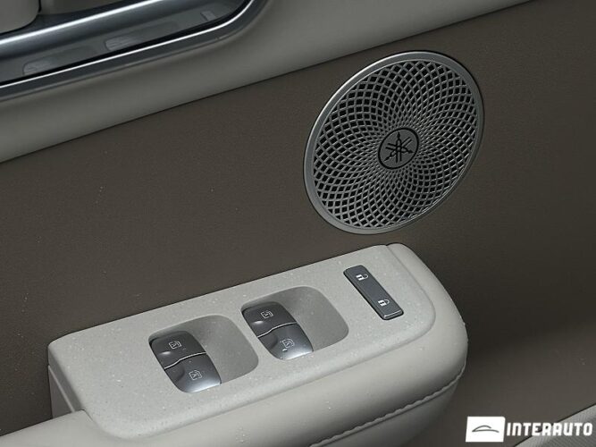 Toyota bZ3X 53 interauto-car