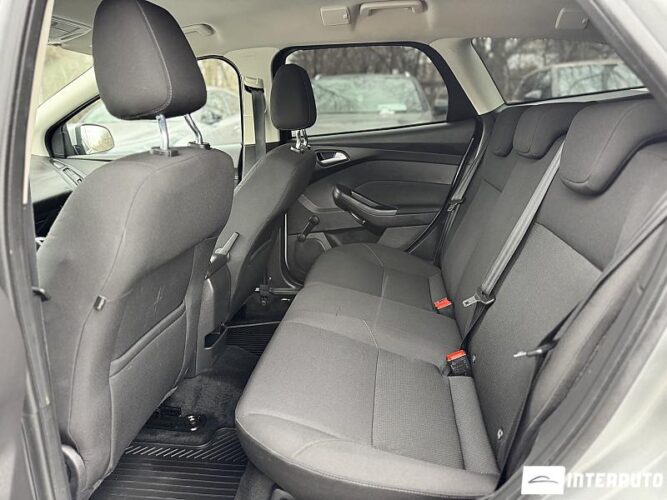 Ford Focus 43 interauto-car