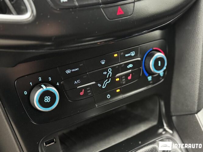 Ford Focus 40 interauto-car