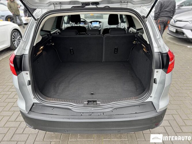 Ford Focus 33 interauto-car