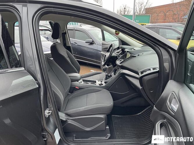 Ford Kuga 52 interauto-car