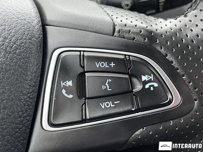 Ford Kuga 43 interauto-car