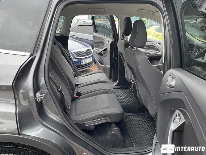 Ford Kuga 51 interauto-car