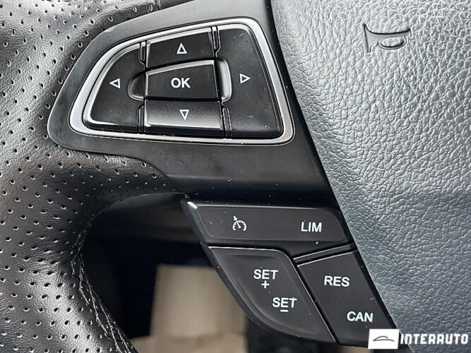 Ford Kuga 42 interauto-car