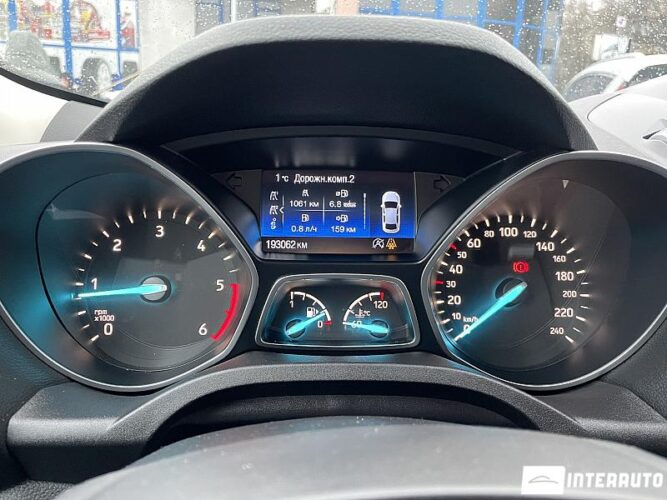 Ford Kuga 44 interauto-car