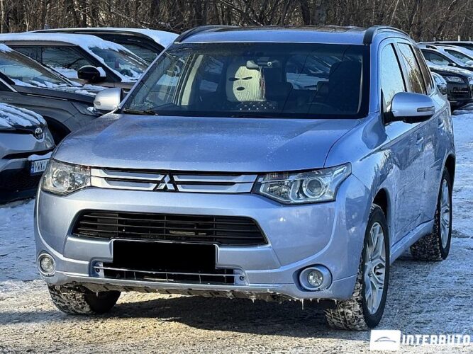 Mitsubishi Outlander 2014 doar la InterAuto