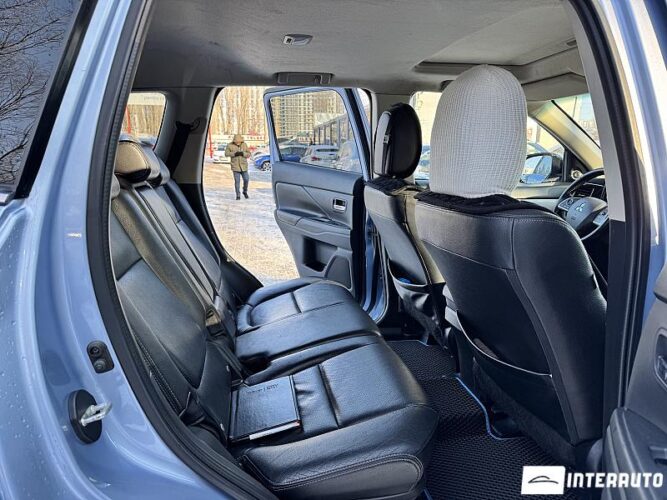 mitsubishi Outlander 2014