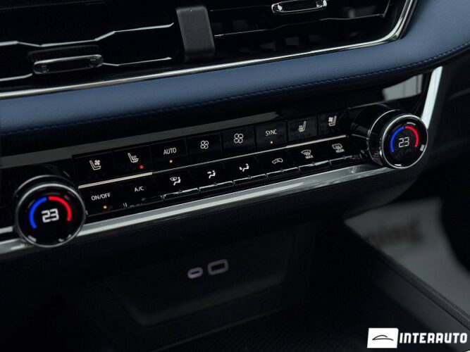 Chevrolet Equinox 43 interauto-car