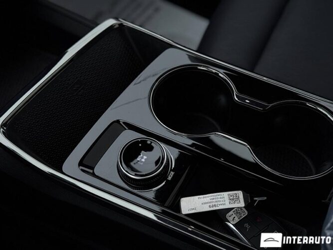 Chevrolet Equinox 44 interauto-car