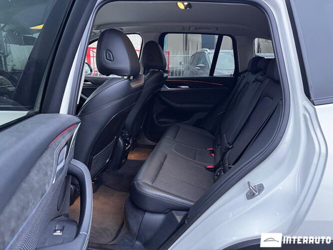BMW X3 3.0e 41 interauto-car