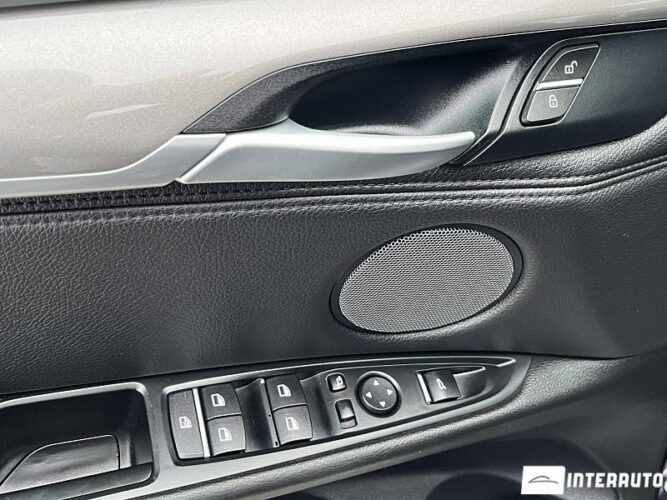 BMW X5 2.5D 36 interauto-car