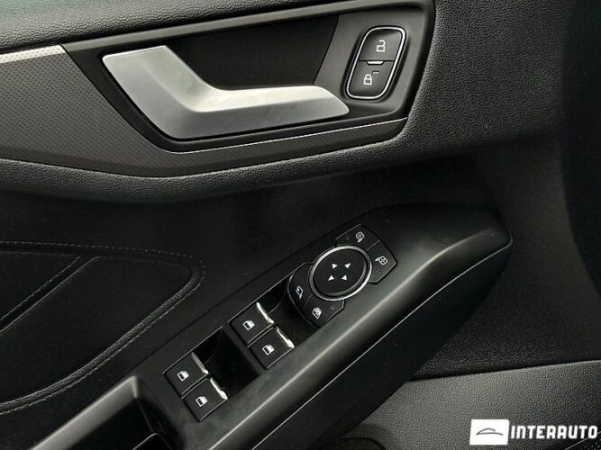 Ford Focus 40 interauto-car