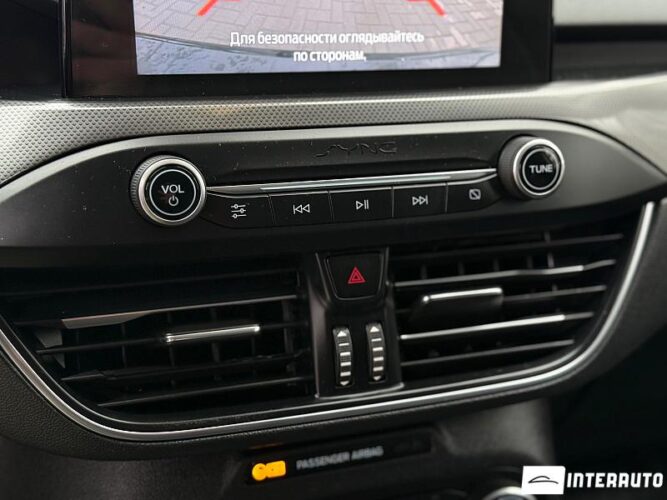 Ford Focus 48 interauto-car