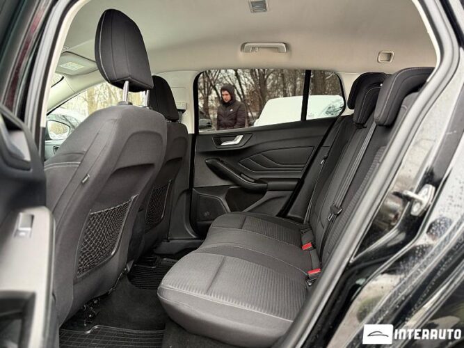 Ford Focus 52 interauto-car